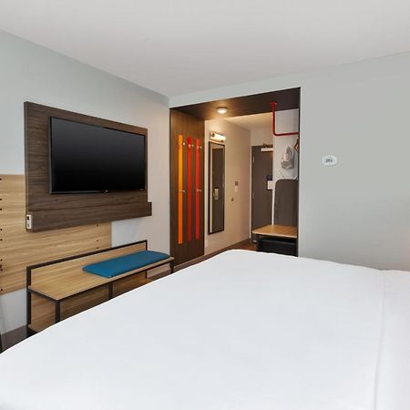 Tru By Hilton Comstock Park Grand Rapids, Mi Hotel Exterior photo