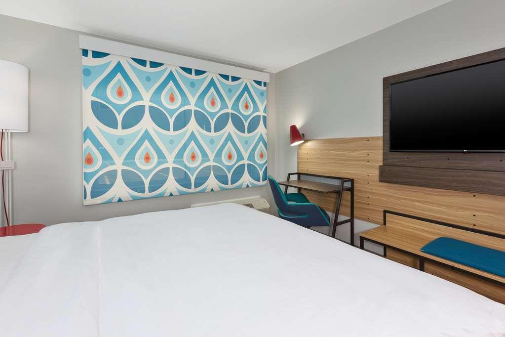 Tru By Hilton Comstock Park Grand Rapids, Mi Hotel Room photo